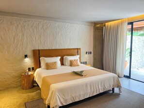 Premium bedding, pillow-top beds, minibar, in-room safe - Makena Hotel (Amontada)