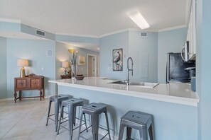 Fridge, microwave, oven, dishwasher - Stunning Condo on The Beach - (Santa Rosa Beach)
