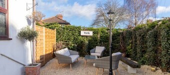 Camaraderie Guest House