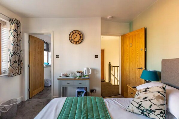 Double Room, Ensuite, Courtyard View (Room 2)