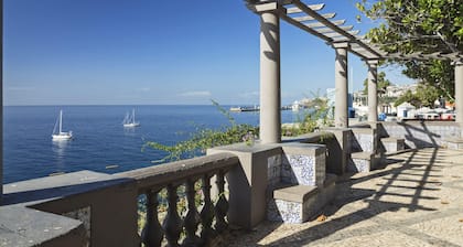 In the Funchal Old Town, near beach - Casa Caetano