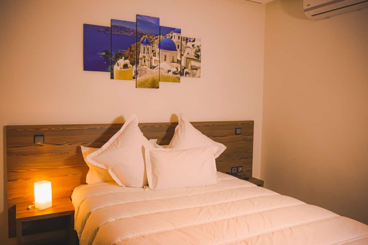 Ropa de cama de alta calidad y minibar