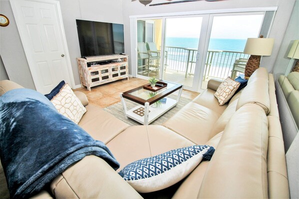 Smart TV, table tennis, books, streaming services - Luxurious Retreat by the Sea! Best oceanfront views and coastal decor in NSB. (New Smyrna Beach)