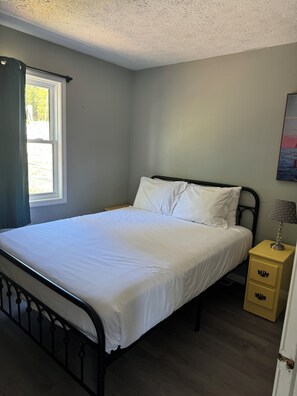 3 bedrooms, free WiFi, bed sheets