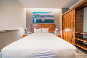 2 bedrooms, in-room safe, iron/ironing board, free WiFi