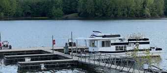 House on Lake Barkley in a marina