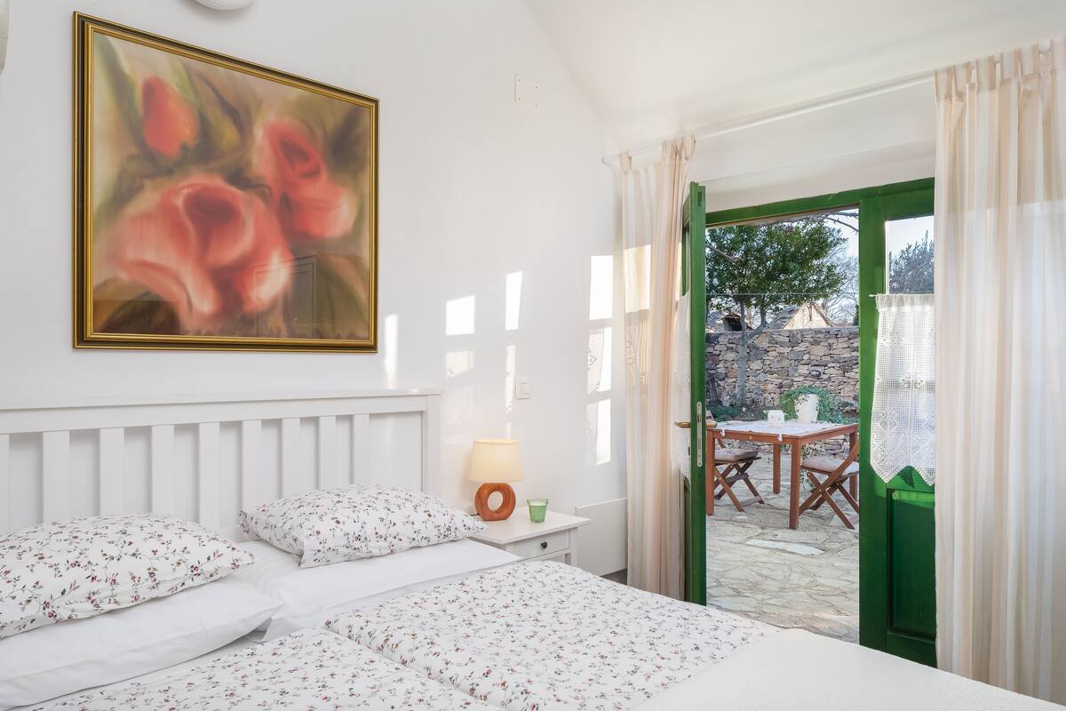 Cubrecamas, decoración personalizada y muebles diferentes