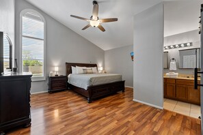 3 habitaciones, escritorio, tabla de planchar con plancha y wifi gratis