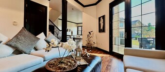 Luxurious Remodeled 2BR/3BED Bentonville NWA / Walmart HO Area