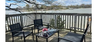 Peace & Tranquile waterfront home, Colonial Beach