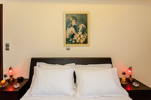 3 bedrooms, in-room safe, desk, iron/ironing board