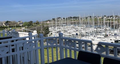 Duplex 6 pers Port du Crouesty - terrace, port and sea view. Rated 3 ***