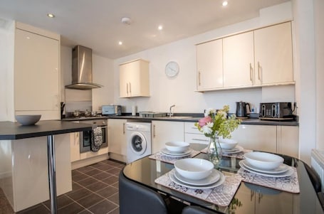 Departamento, baño privado (No.2) | Cocina compartida