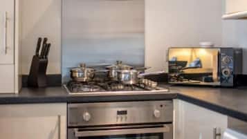 Apartment, Private Bathroom (No.2) | Shared kitchen
