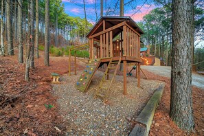 Children’s area - Sleeps 26~Dome~Theater~Arcade-Secluded~Lake~Casino (Broken Bow)