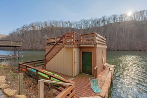 Exterior - Spacious Waterfront Cabin on Claytor Lake (Pulaski)
