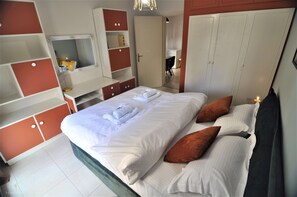 3 bedrooms, iron/ironing board, free WiFi
