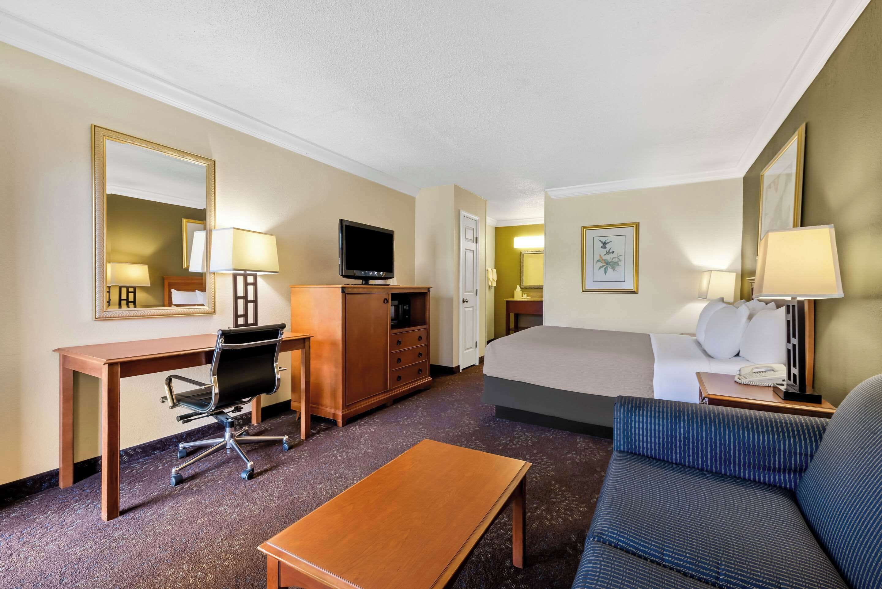 熨斗/熨衣板、免費無線上網、床單