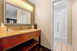 Iron/ironing board, free WiFi, bed sheets - Quality Inn Morgan City (Morgan City)