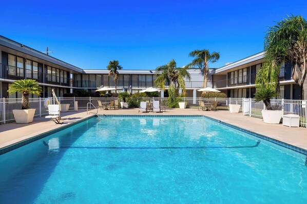 Seasonal outdoor pool