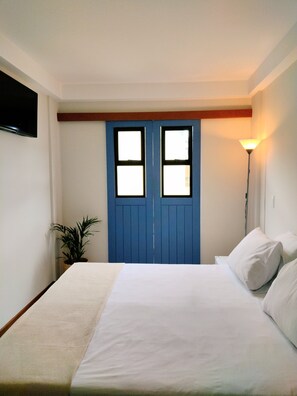 Habitación estándar | 3 habitaciones, minibar, decoración personalizada y muebles diferentes