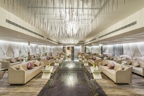 Indoor wedding - HDB HOTEL- FINANCAL DISTRICT (Riyadh)