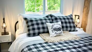 2 bedrooms, desk, iron/ironing board, free WiFi