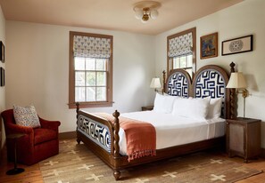 Free WiFi, bed sheets - Blue Iris (Nantucket)