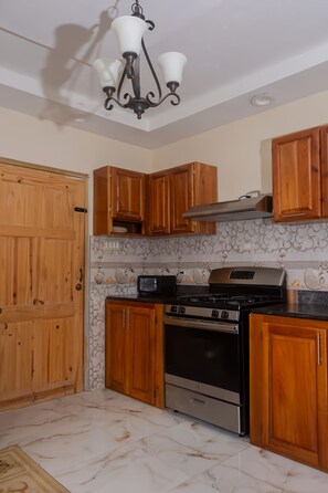 Fridge, microwave, oven, stovetop - Tranquil Environment with breathtaking views (Negril)