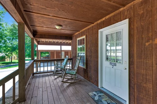 Cabin #2 Fisherman's Landing /  Fishing Cabin w/ Covered Boat Shelter Sleeps 5