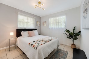2 chambres, fer et planche à repasser, Wi-Fi gratuit, draps fournis