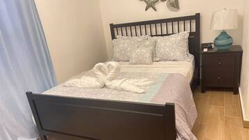 2 habitaciones, escritorio, tabla de planchar con plancha y wifi gratis