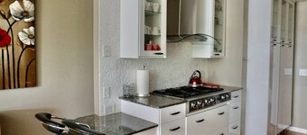 “STUNNING VIEWS!” Luxury 4 Bedroom, 2 Bathroom Vacation Duplex in Downtown Salt Lake Capitol Hill