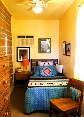 2 عدّة غرف نوم وواي فاي مجانًا وملاءات أسرّة