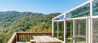 Luxe home w/ amazing views, jetted tub, steam shower, central AC & garage