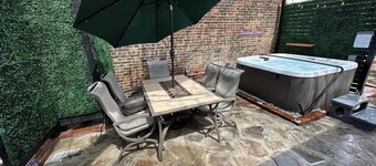 Updated Cleveland Apt: Heart of Little Italy! with Massage Chair & Hot Tub! 