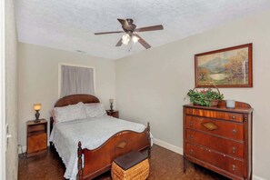 4 bedrooms, free WiFi, bed sheets