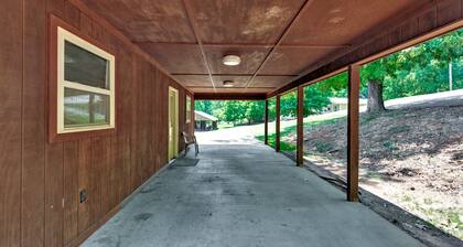 Cabin #3 - Fisherman's Landing / 4 Bedroom Fishing Cabin w/ Covered Boat Shelter