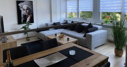 KL37: Stunning High-End 2BR in Kaiserslautern City with AC + Prime Location