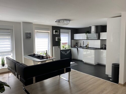 KL37: Stunning High-End 2BR in Kaiserslautern City with AC + Prime Location