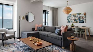 Suite (Origin) | Premium bedding, pillowtop beds, individually decorated