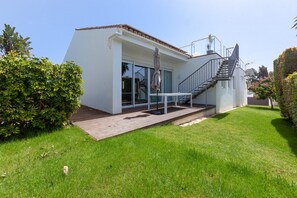 Exterior - Villa Madrugada, beachside villa in Costabella (Marbella)