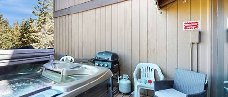 Tina de hidromasaje al aire libre