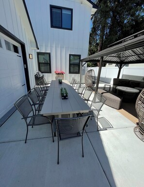 Outdoor dining - Spacious, Immaculate 4350 sq ft Home• Amazing Kitchen (Coeur d'Alene)