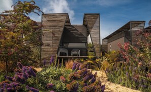 Ocean View Suite | Hypo-allergenic bedding, desk, blackout drapes, free WiFi - Taka Matanzas (Navidad)