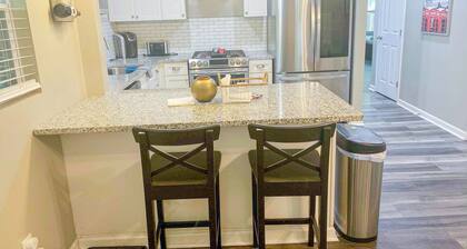 Lovely 3BR 3BA Home minutes from Airport/Downtown Atlanta