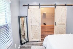 3 bedrooms, iron/ironing board, travel cot, free WiFi