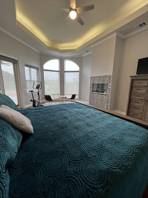 4 bedrooms, iron/ironing board, free WiFi, bed sheets - Beautiful view Water's Edge right on Lake Travis 4 bedrooms with 4 balconies  (Austin)