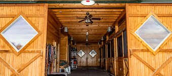 Luxury HayLoft-High Speed WiFi