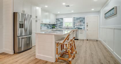 Luxury Beach Escape - Newly Renovated, Waterfront, & private dock!